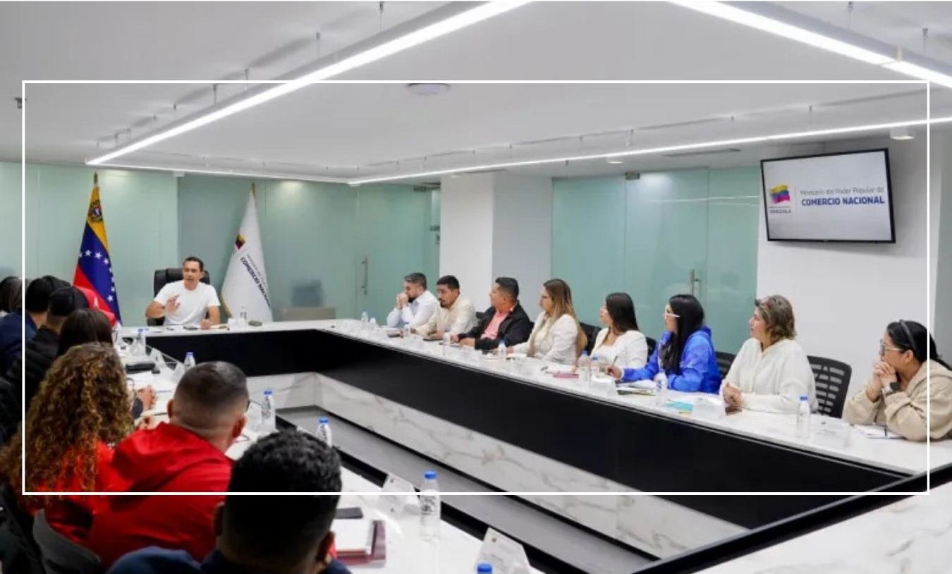 Ministro de Comercio Nacional establece mesas de trabajo para fortalecer y garantizar el abastecimiento del Plan Bodega