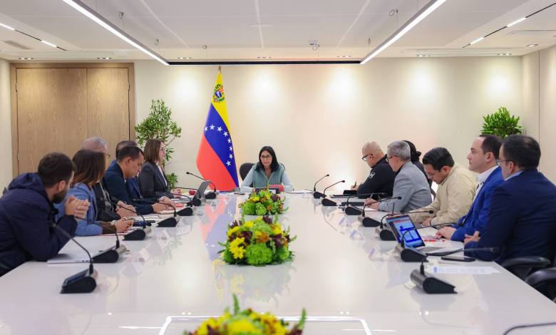 Gabinete económico evalúa desempeño financiero y los motores productivos