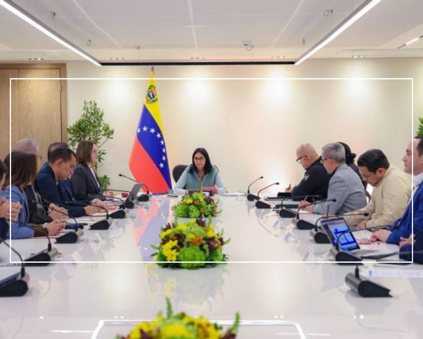 Gabinete económico evalúa desempeño financiero y los motores productivos