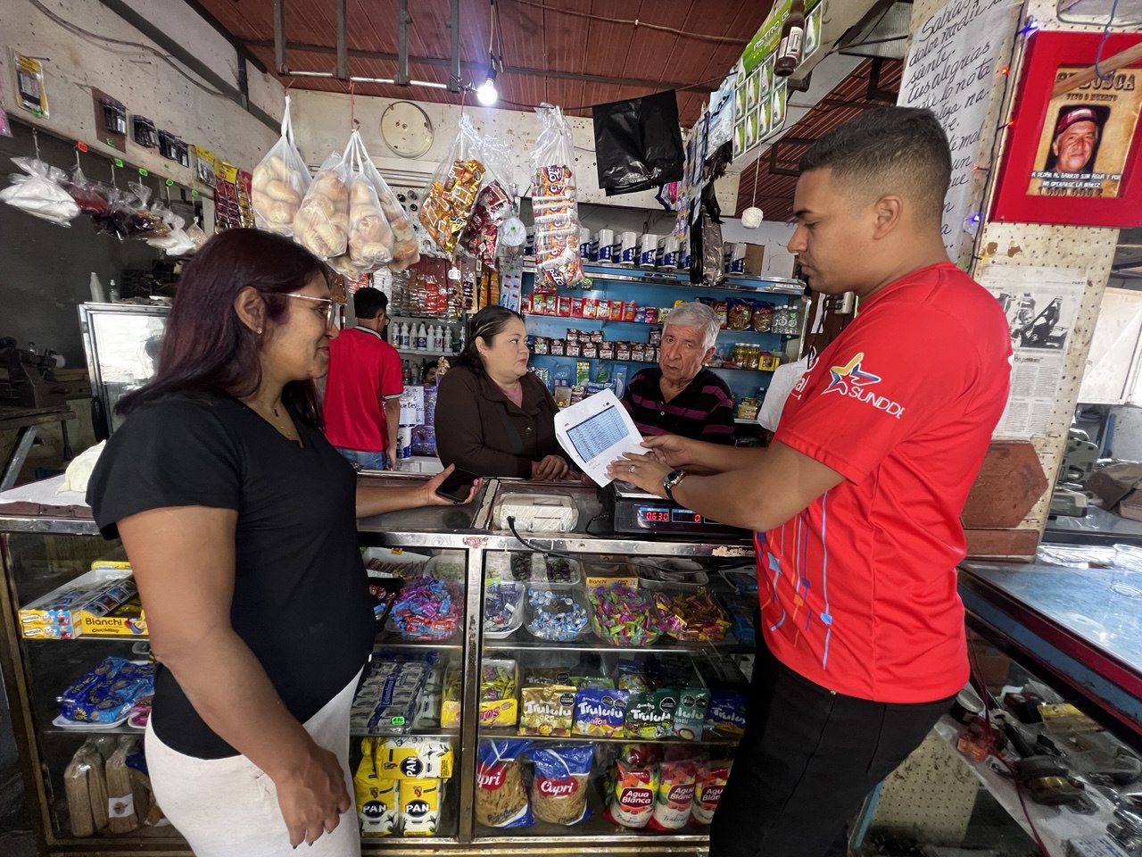 Ministerio del Comercio Nacional verifica operatividad del comercio local en Caricuao a través del Plan Bodega