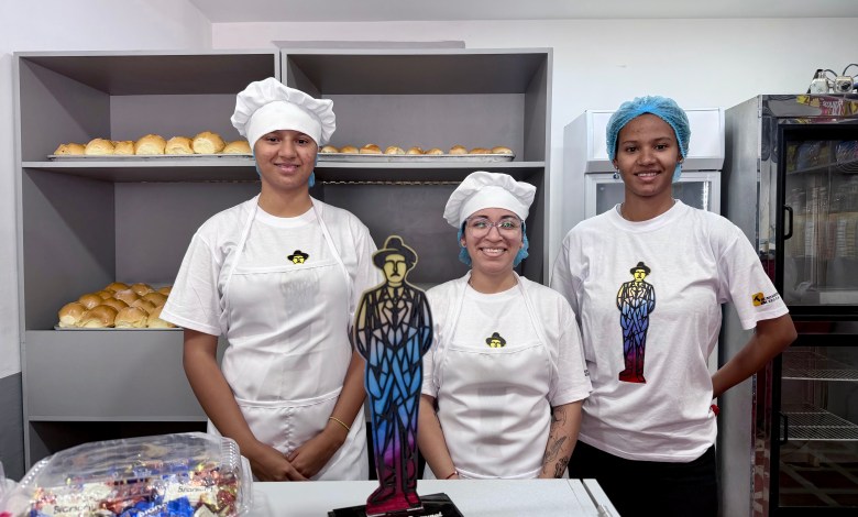 Juventud emprendedora contribuye con el desarrollo socioeconómico en la parroquia Sucre