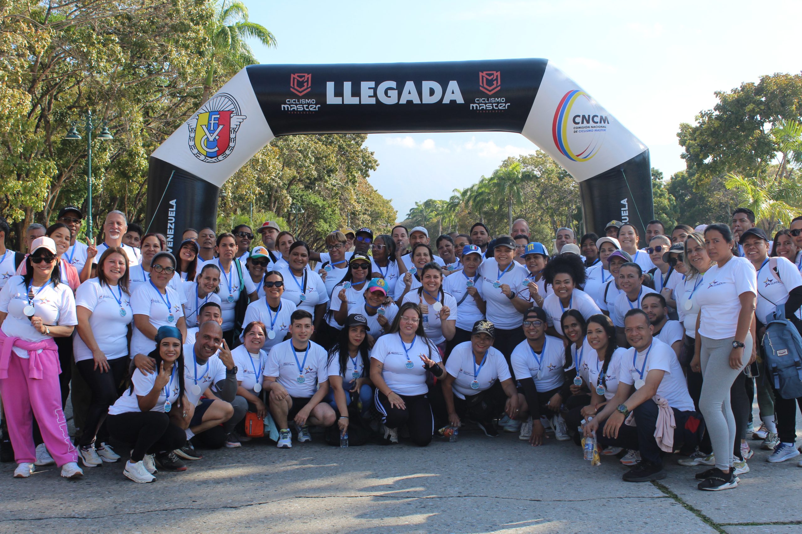 Celebran Día del Consumidor con caminata 4K