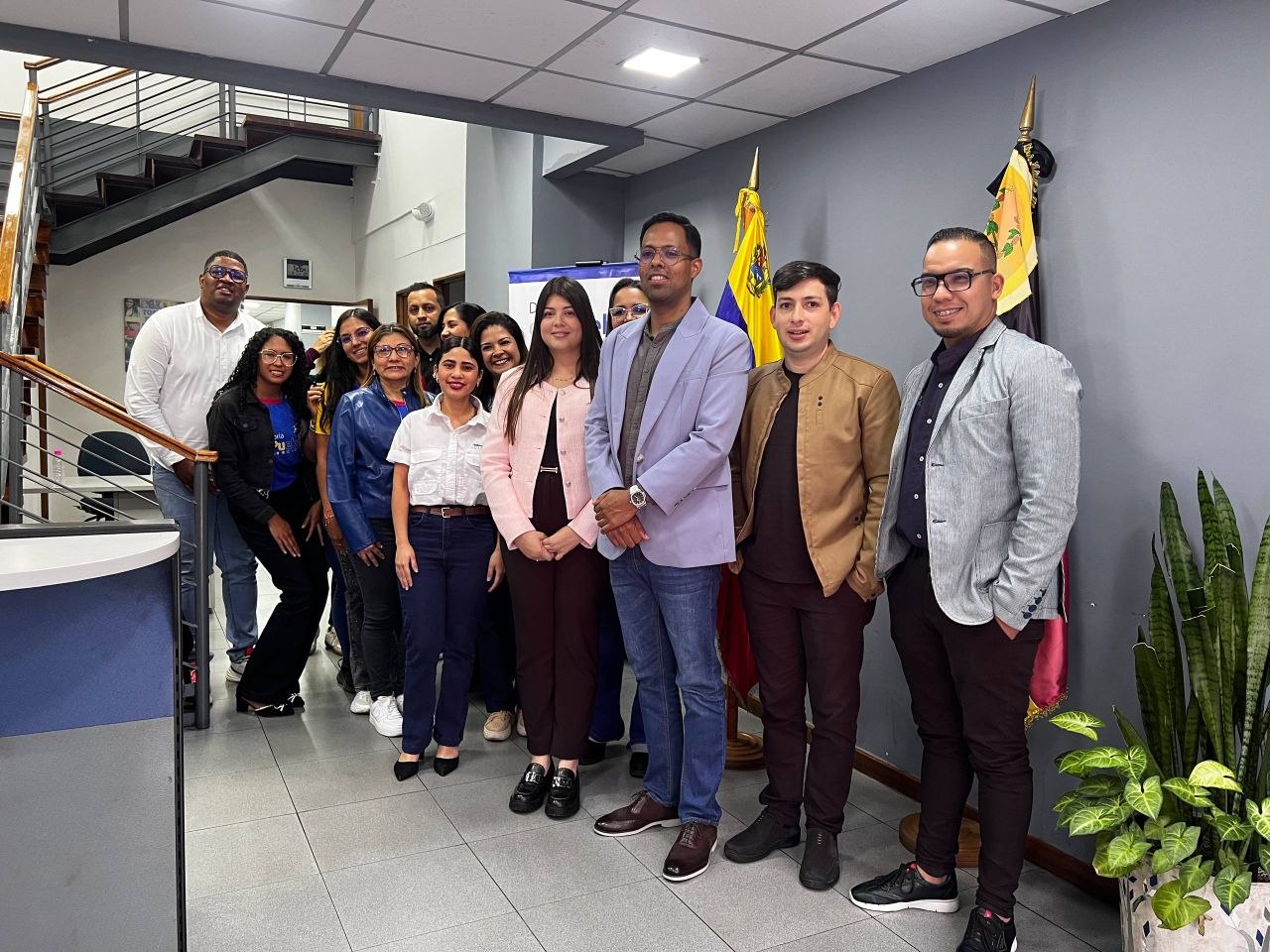 Sundde capacita a Defensoría del Pueblo para garantizar derechos socioeconómicos