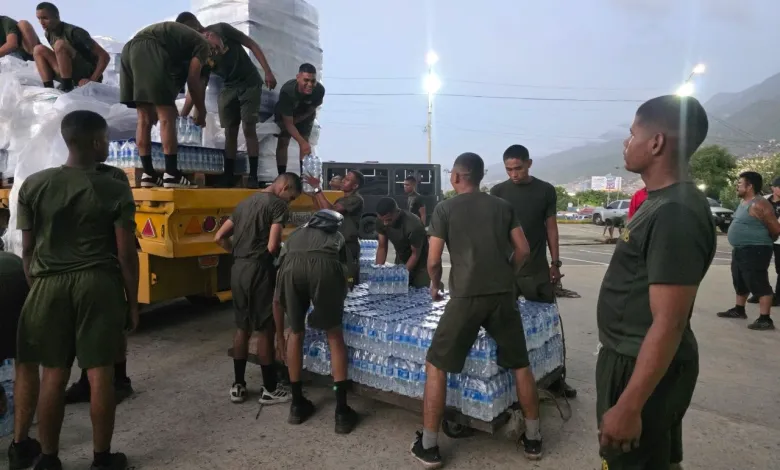 Gobierno Bolivariano despliega ayuda humanitaria de protección a familias de La Guaira