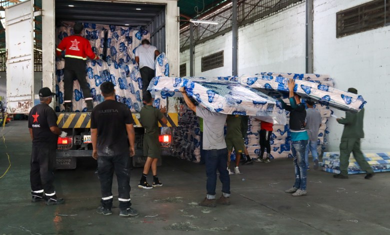 Poder Popular y solidaridad institucional multiplican insumos en Almacenadora Caracas para zonas afectadas