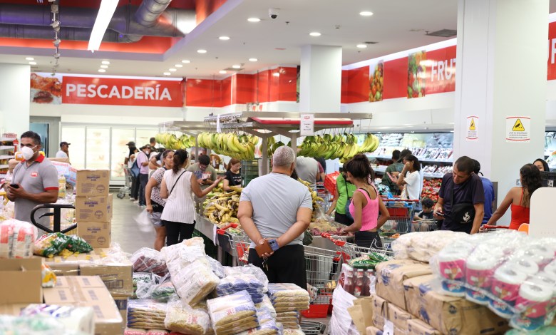 Garantizan abastecimiento de insumos en supermercados de La Guaira
