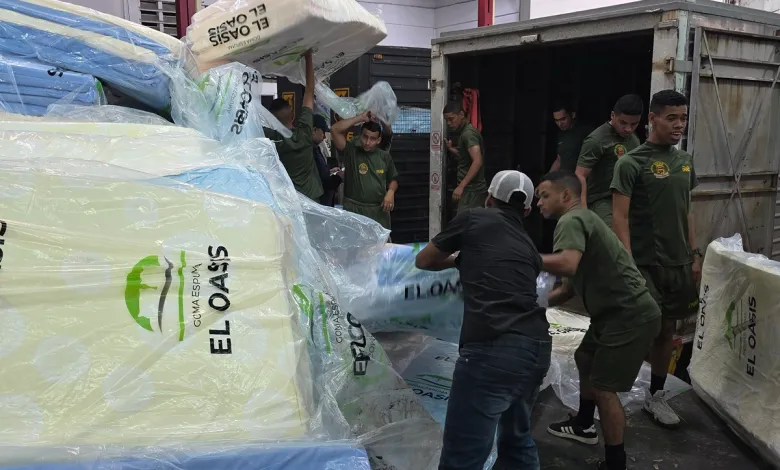 Gobierno Bolivariano moviliza toneladas de insumos para atender contingencia en La Guaira