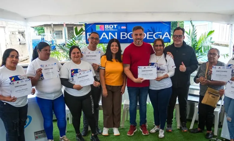 Entregan financiamiento y equipos a 20 bodegas en municipio Bolívar de Anzoátegui