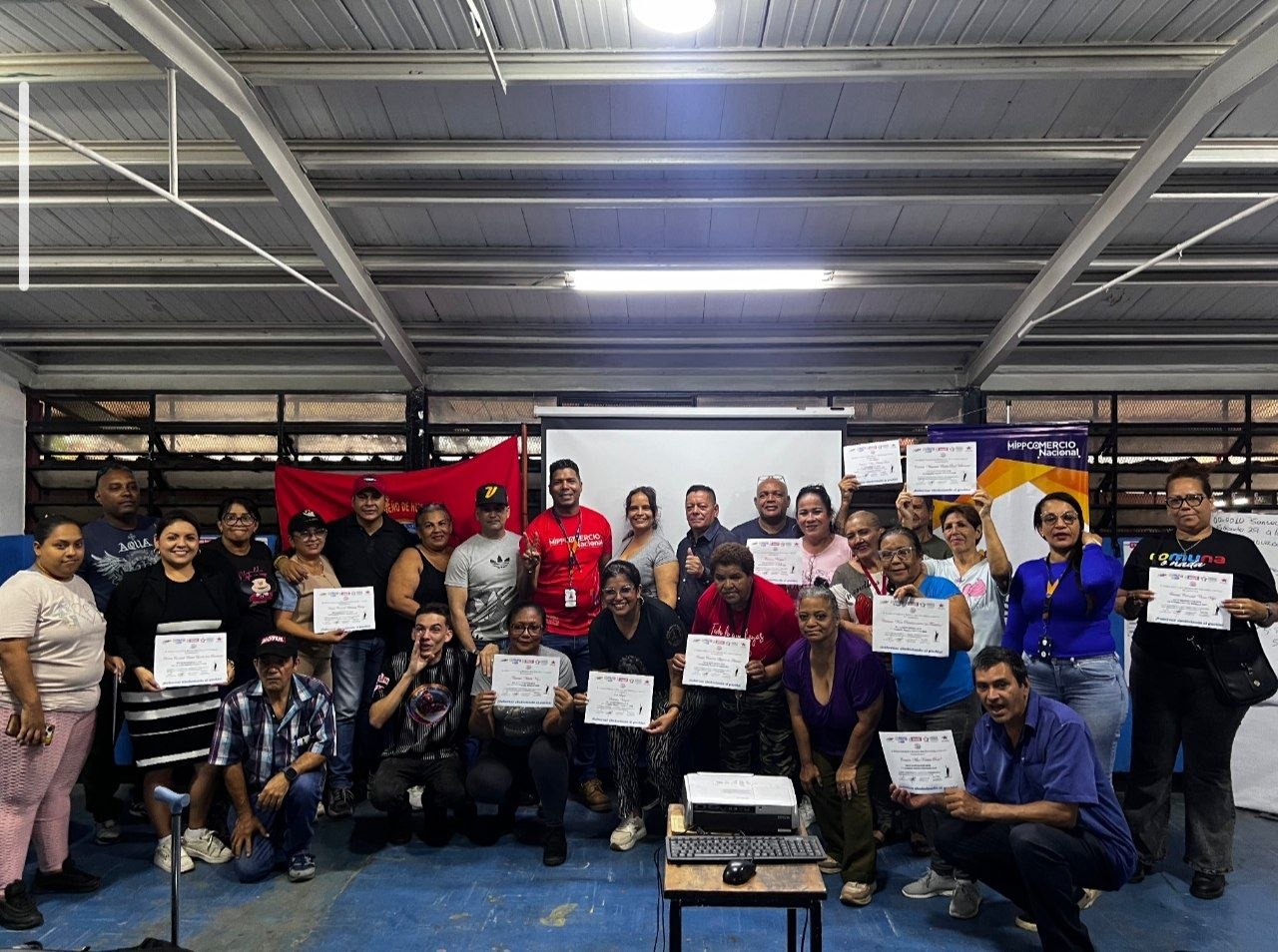 Comuna “El sueño de Hugo Chávez” fortalece su gestión con taller de trabajo en equipo