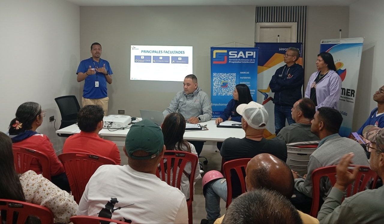 Empresarios de Producción Social de Trujillo se forman en materia económica