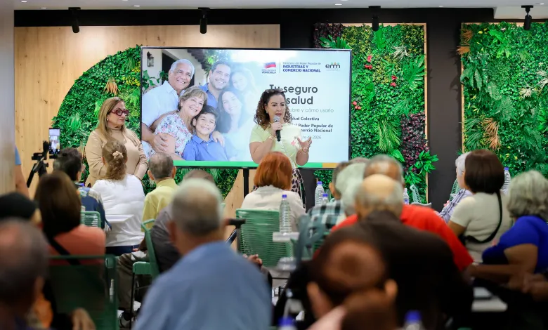 Jornada del mes rosa atiende a más de 100 adultos y adultas mayores
