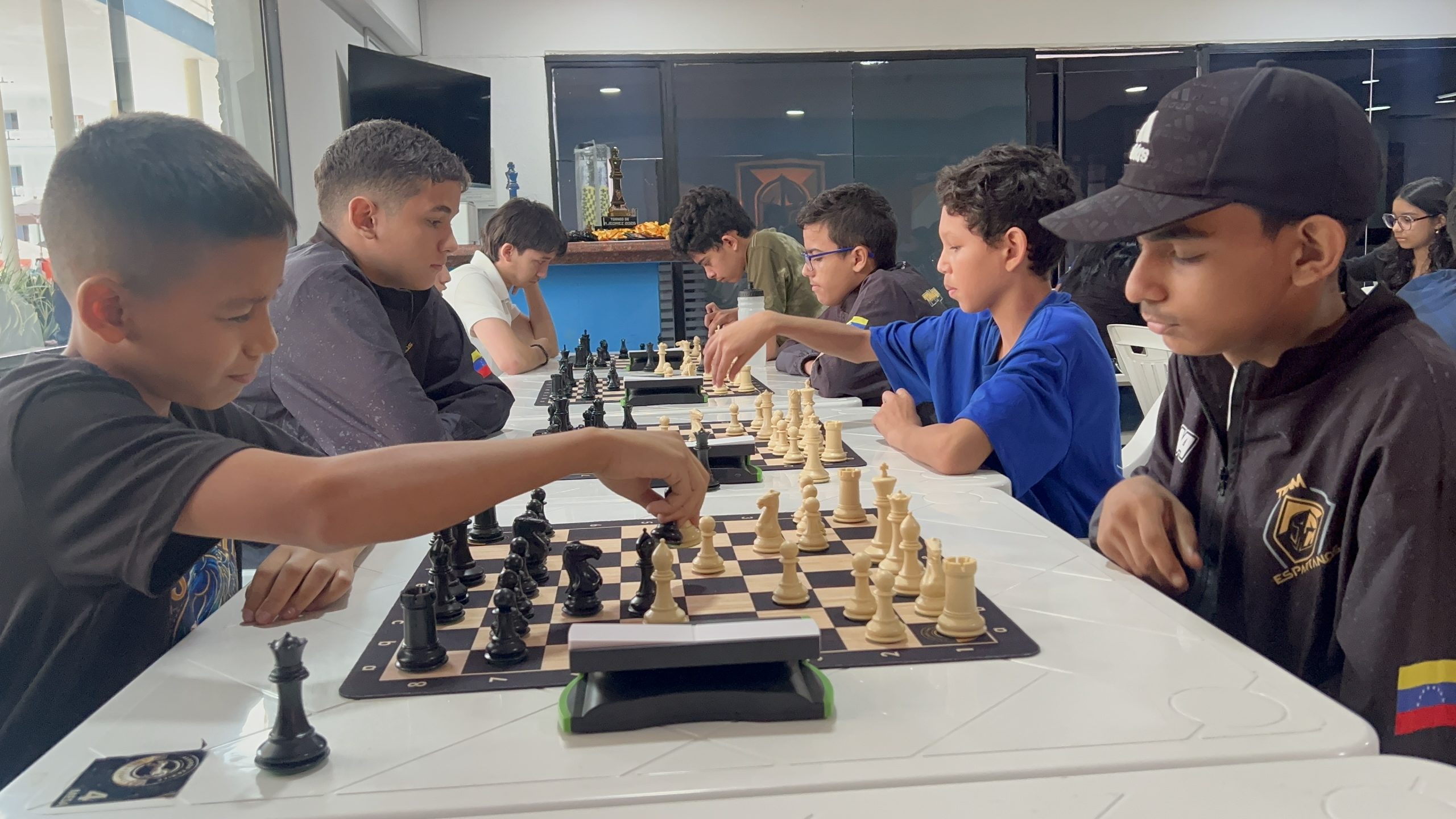 Sundde realiza jornada recreativa «Jaque a Mate a la pantalla» en Caracas
