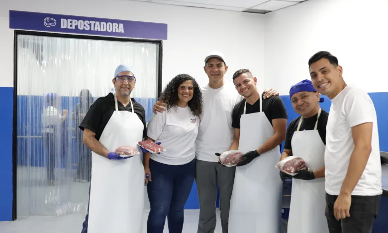 Ministro Luis Antonio Villegas recorrió espacios productivos del Centro de Desarrollo Endógeno «Lanceros de La Victoria»